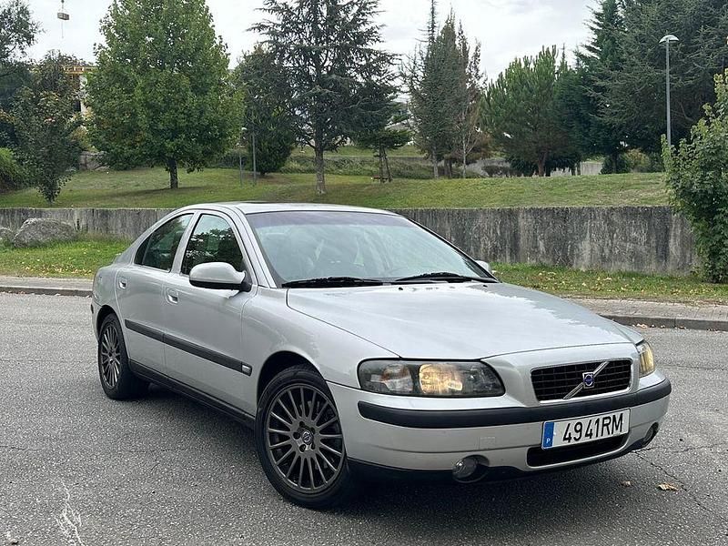 Usado 2001 Volvo S60 Sedan | € 8.990 - Imagem 1/4
