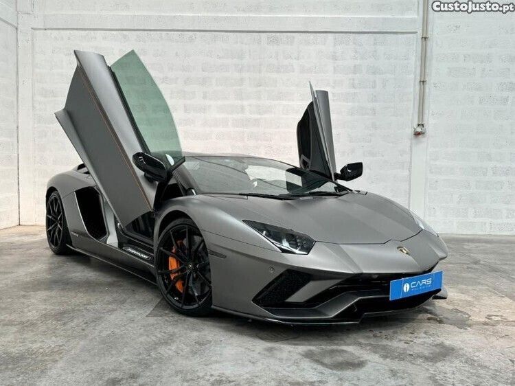 Cinza Usado 2021 Lamborghini Aventador Cabrios | € 680.000 - Imagem 1/1