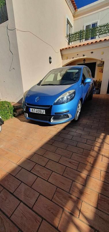 Azul Usado 2012 Renault Scénic III Monovolume | € 7.000 (Super Preço) - Imagem 1/4