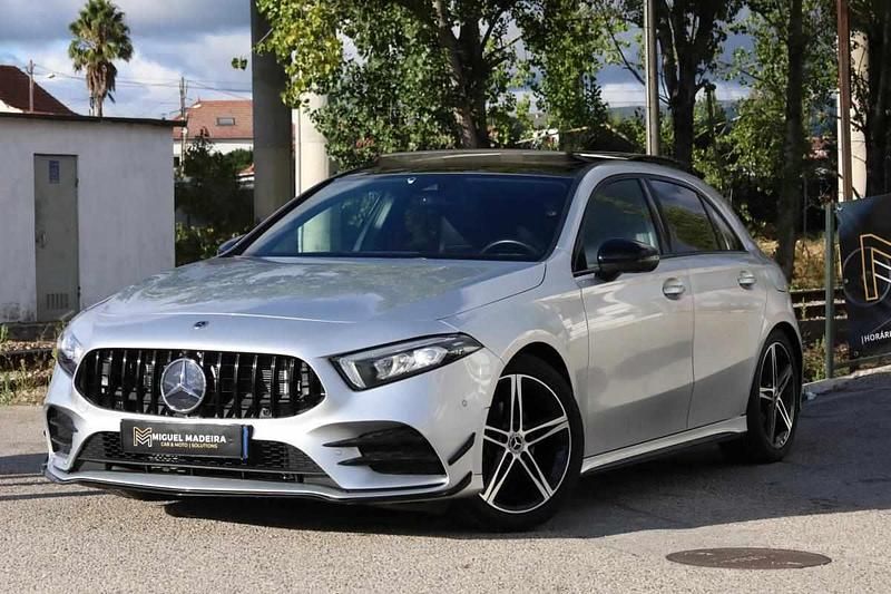 Cinzento Usado 2019 Mercedes A180 Citadino | € 27.500 (Preço justo) - Imagem 1/4