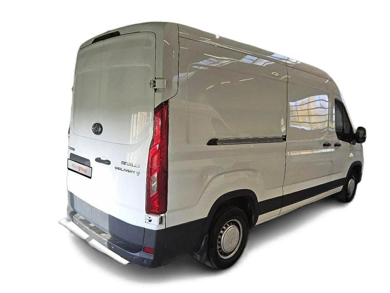 Usado Maxus V90 150 HP (110 kW) 2024 Branco Van