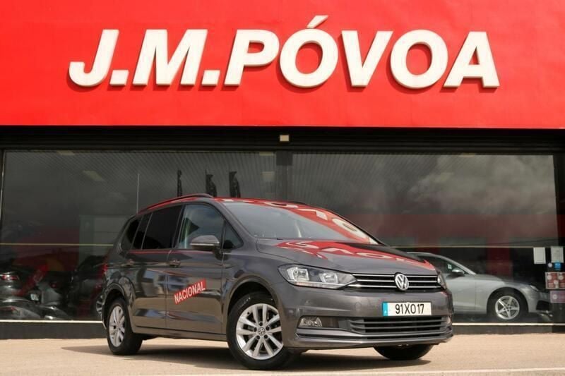 Cinzento Usado 2019 VW Touran Monovolume | € 26.990 (Preço justo) - Imagem 1/4