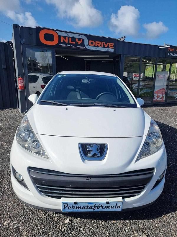 Usado Peugeot 207 109 HP (80 kW) 2010 Branco Citadino