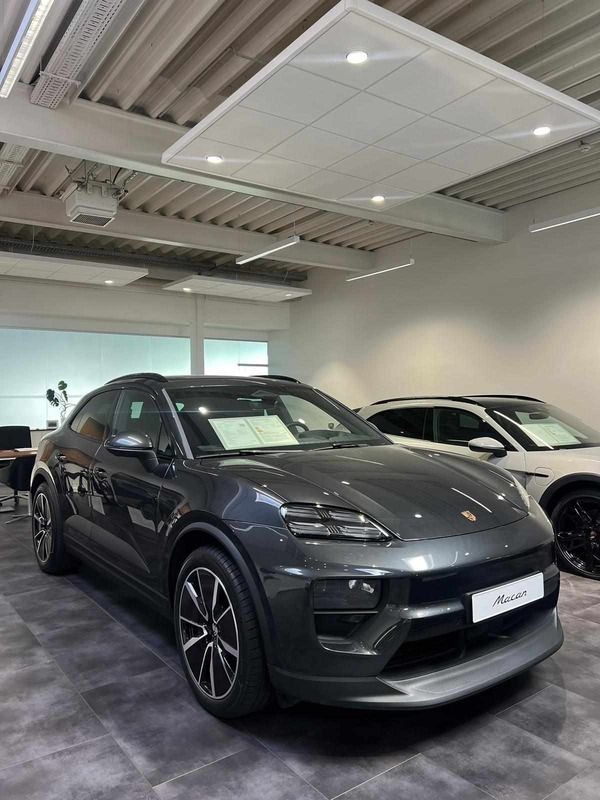 Preto Usado 2024 Porsche Macan SUV | € 89.911 - Imagem 1/3