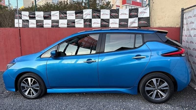 Usado Nissan Leaf N-Connecta 110 kW (150 HP) 2021 Azul escuro Citadino