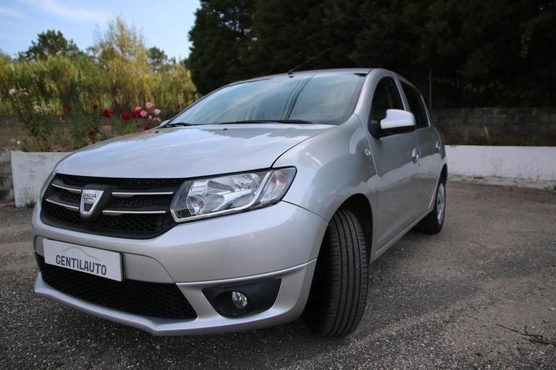 Cinzento Usado 2013 Dacia Sandero Citadino | € 6.500 (Super Preço) - Imagem 1/4