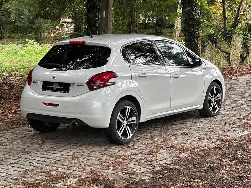 Usado Peugeot 208 GT-line 101 HP (74 kW) 2018 Branco Citadino