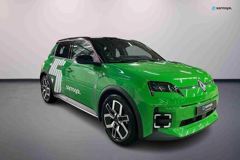 Verde Usado 2024 Renault 5 E-Tech Techno Citadino | € 32.490 - Imagem 1/4