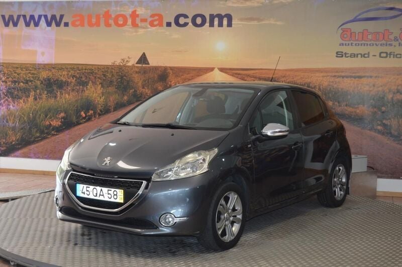 Antracite Usado 2015 Peugeot 208 Style Citadino | € 9.500 (Preço justo) - Imagem 1/4