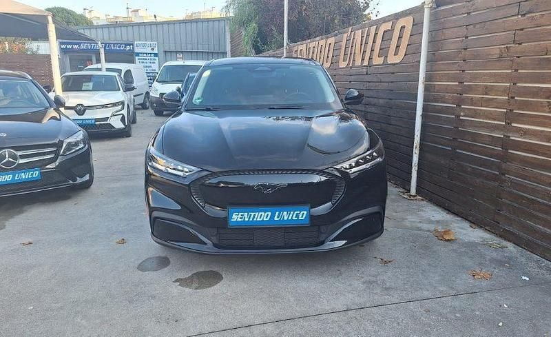 Preto Usado 2022 Ford Mustang Mach-E SUV | € 34.980 (Bom preço) - Imagem 1/4