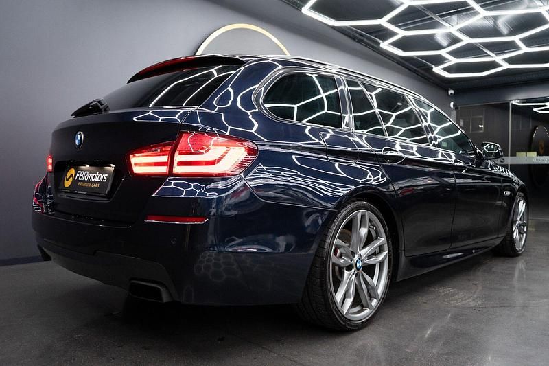 Usado BMW M550 Sport Line 381 HP (280 kW) 2012 Azul Sedan