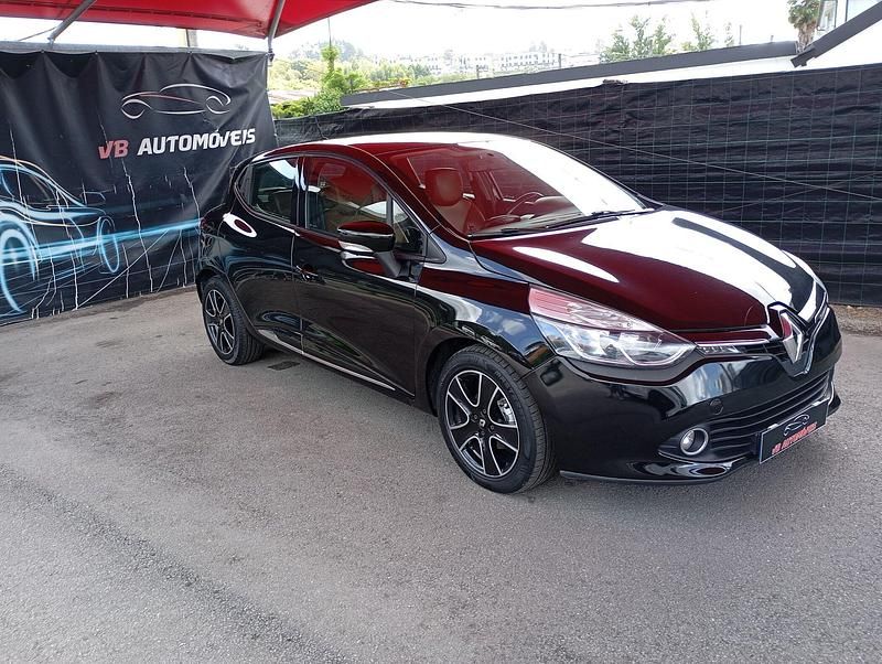 Preto Usado 2013 Renault Clio IV | € 11.000 (Preço elevado) - Imagem 1/4