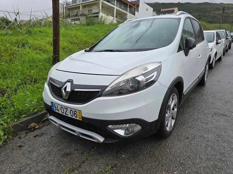 Branco Usado 2014 Renault Scénic III Monovolume | € 5.000 (Preço justo) - Imagem 1/4