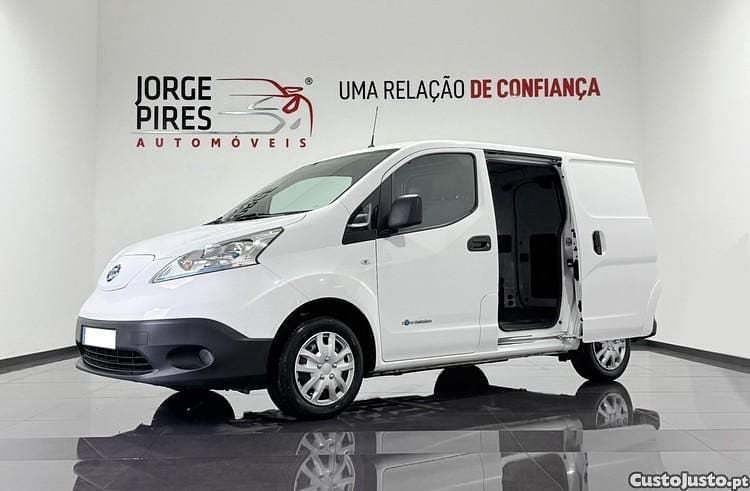 Branco Usado 2020 Nissan e-NV200 Monovolume | € 15.490 - Imagem 1/1