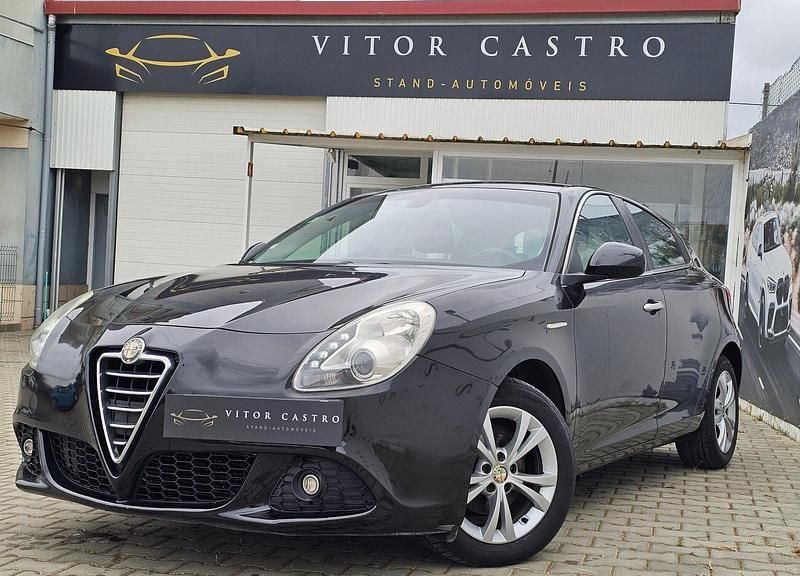 Usado Alfa Romeo Giulietta Distinctive 105 HP (77 kW) 2012 Preto Citadino