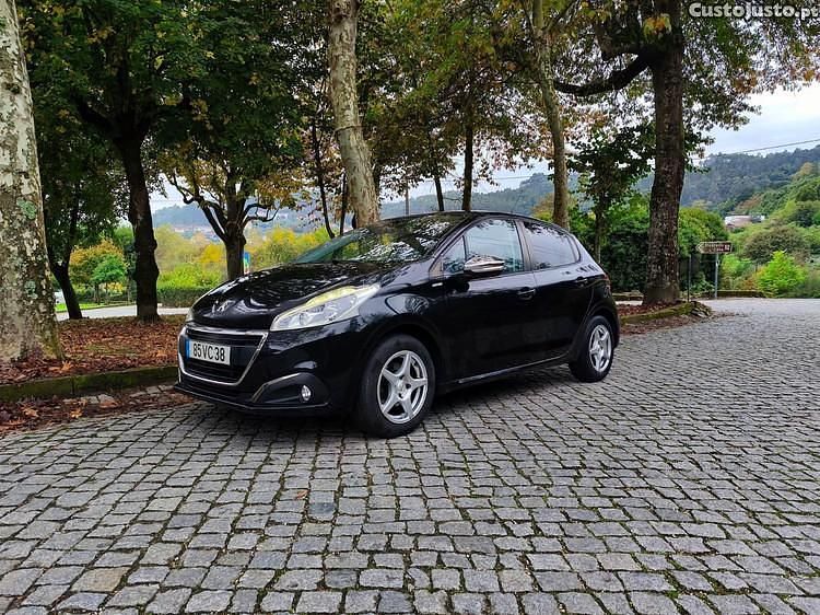 Preto Usado 2018 Peugeot 208 Citadino | € 10.950 (Preço justo) - Imagem 1/1