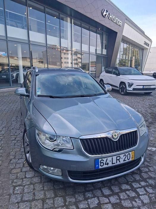 Usado 2011 Skoda Superb GreenLine Sedan | € 6.900 - Imagem 1/4