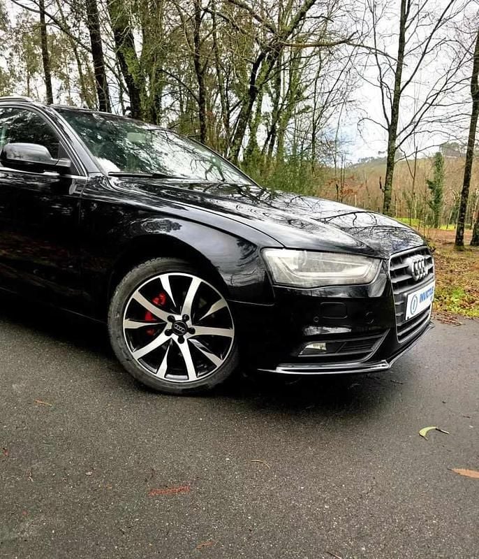 Usado Audi A4 Business 143 HP (105 kW) 2013 Preto Carrinha
