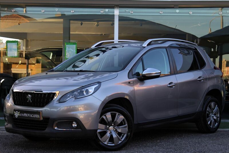Usado Peugeot 2008 Style 100 HP (73 kW) 2017 Cinzento SUV