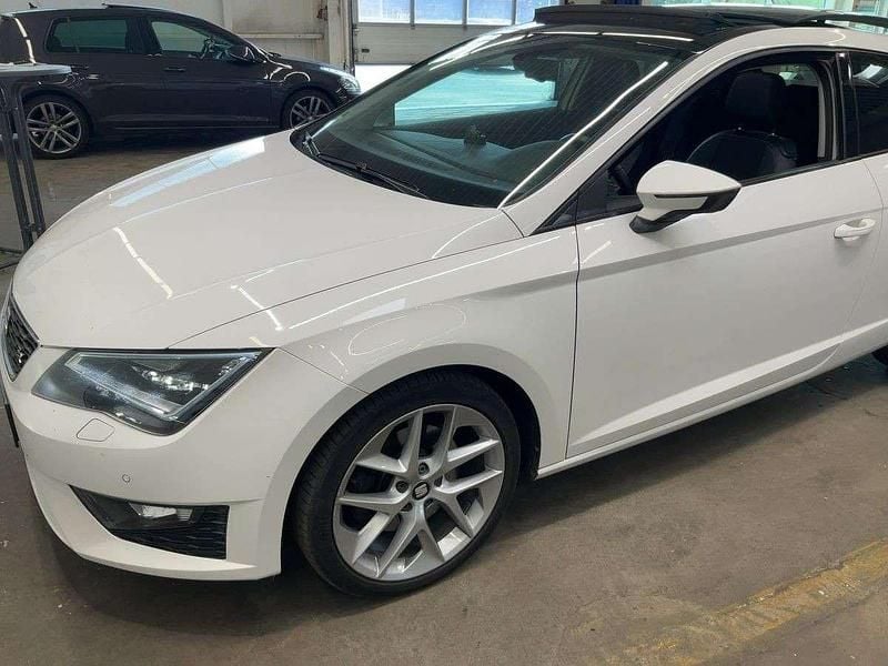 Branco Usado 2015 Seat Leon | € 16.990 (Preço justo) - Imagem 1/4