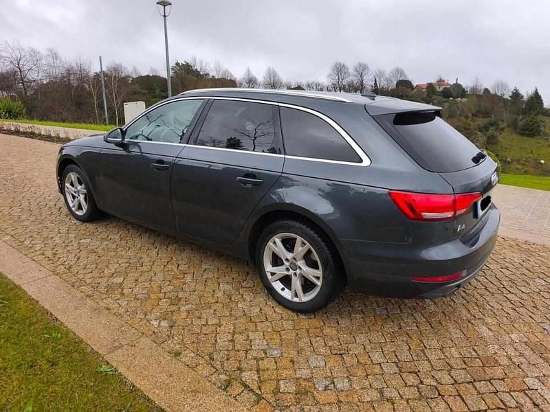 Usado Audi A4 150 HP (110 kW) 2017 Cinzento