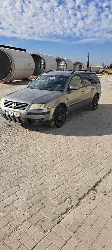Cinzento Usado 2003 VW Passat Carrinha | € 4.250 (Preço justo) - Imagem 1/4