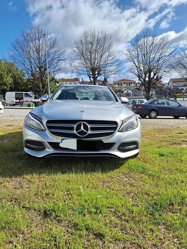 Usado Mercedes C180 116 HP (85 kW) 2015 Cinzento Sedan