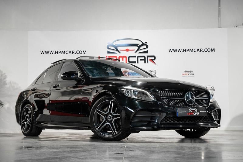 Preto Usado 2020 Mercedes C200 AMG line Sedan | € 33.900 (Caro) - Imagem 1/4