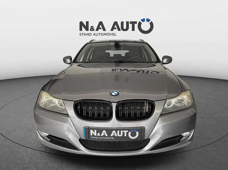 Usado BMW 318 Sport Line 143 HP (105 kW) 2010 Cinza Carrinha