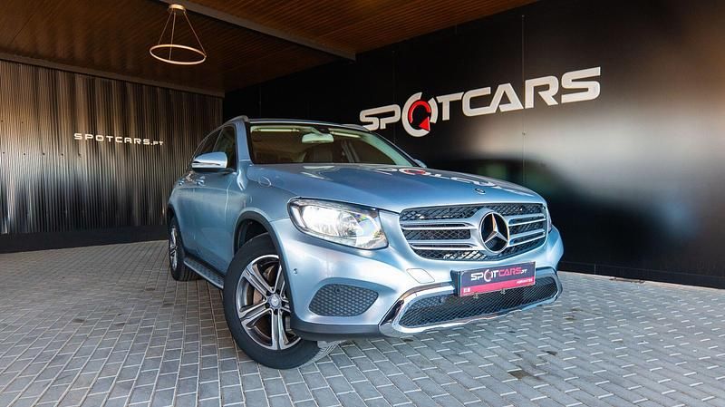 Cinza Usado 2016 Mercedes GLC220 SUV | € 33.900 - Imagem 1/4