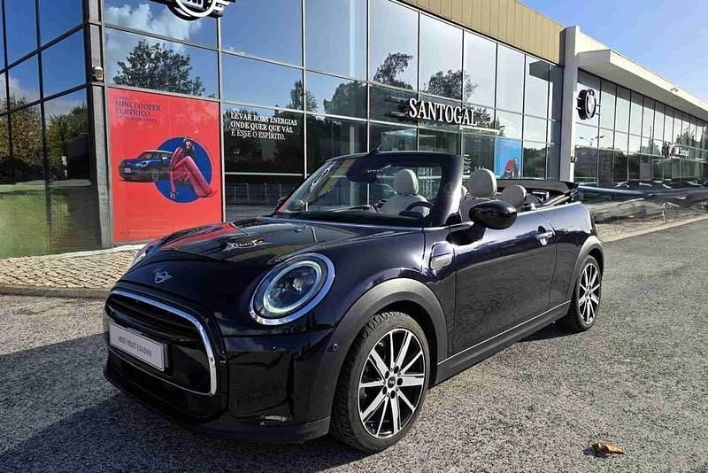 Usado Mini Cooper Cabriolet Classic 136 HP (100 kW) 2023 Preto Cabrios