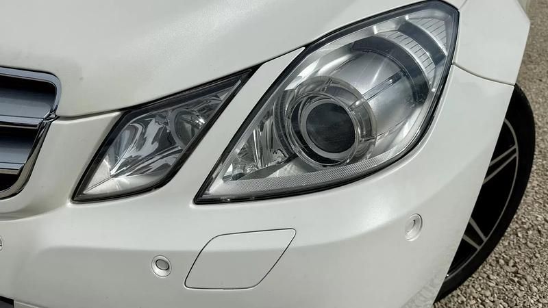 Usado Mercedes E250 Avantgarde 204 HP (150 kW) 2010 Branco pérola Coupé