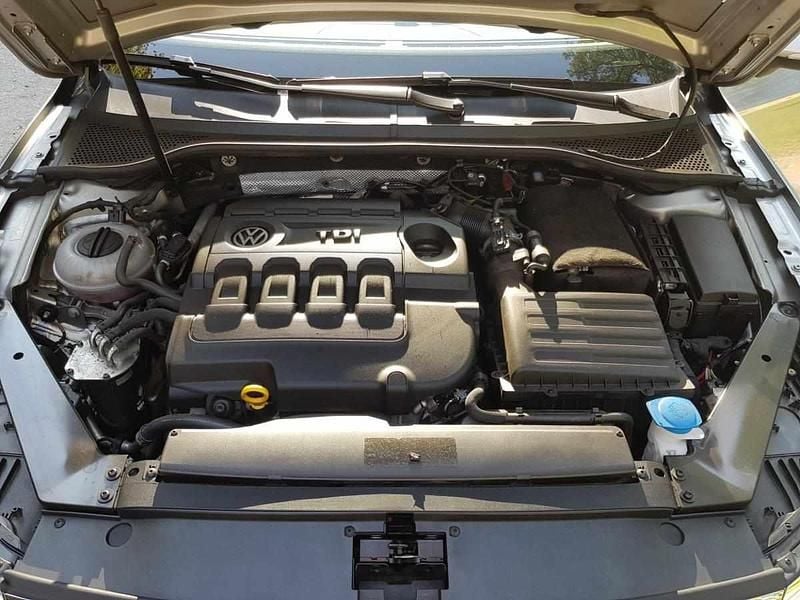 Usado VW Passat 120 HP (88 kW) 2016 Cinzento Carrinha
