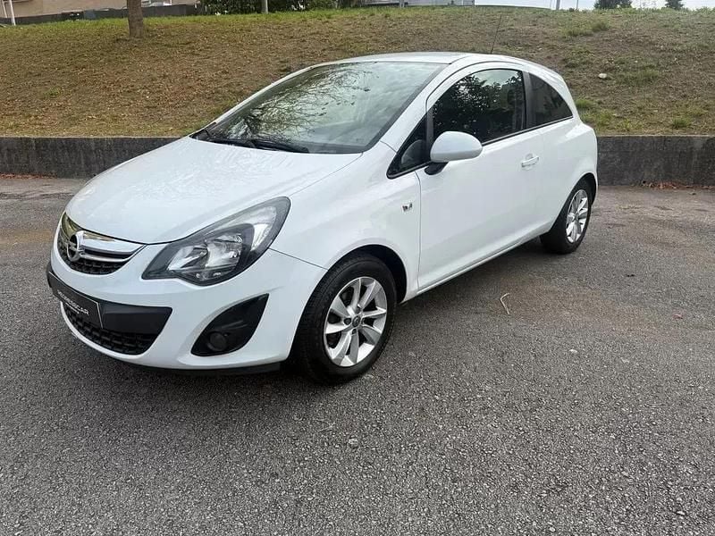 Branco Usado 2014 Opel Corsa Active Citadino | € 6.600 (Preço justo) - Imagem 1/4