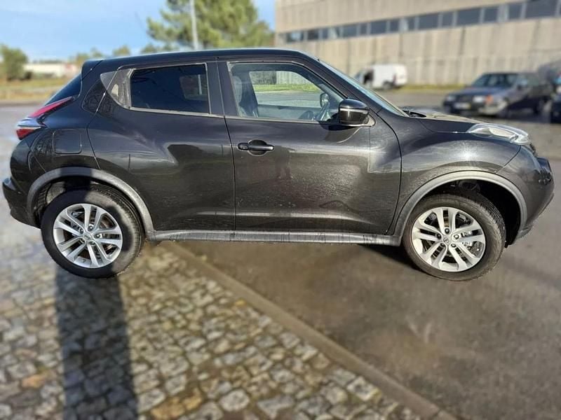 Usado Nissan Juke Premium Edition 115 HP (84 kW) 2015 Preto SUV