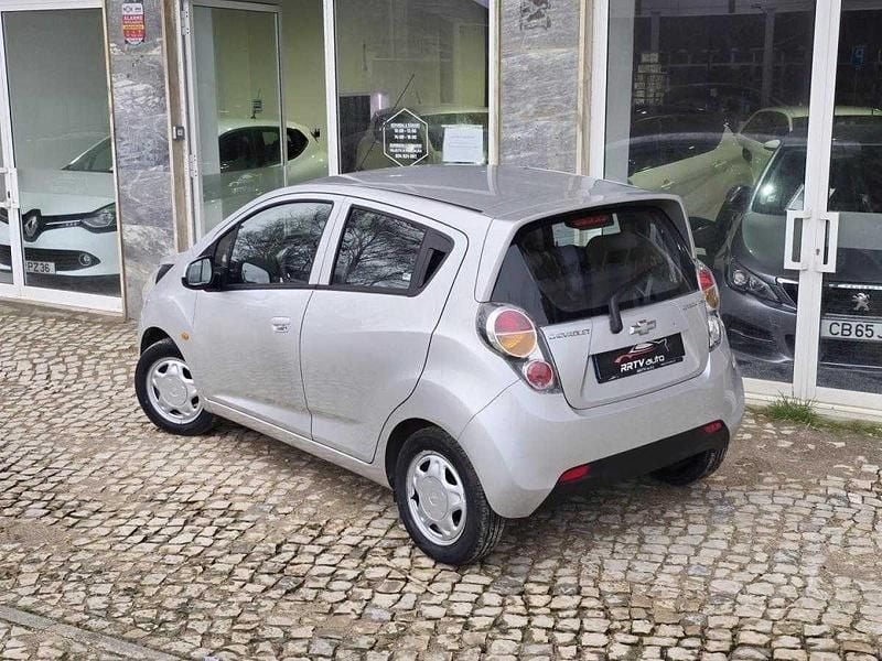 Usado Chevrolet Spark 68 HP (50 kW) 2010 Cinza Citadino