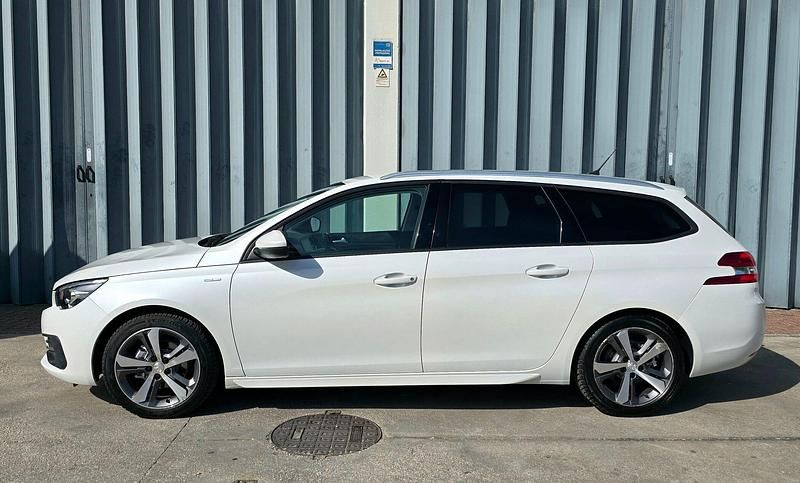 Usado Peugeot 308 Style 110 HP (80 kW) 2019 Branco Carrinha