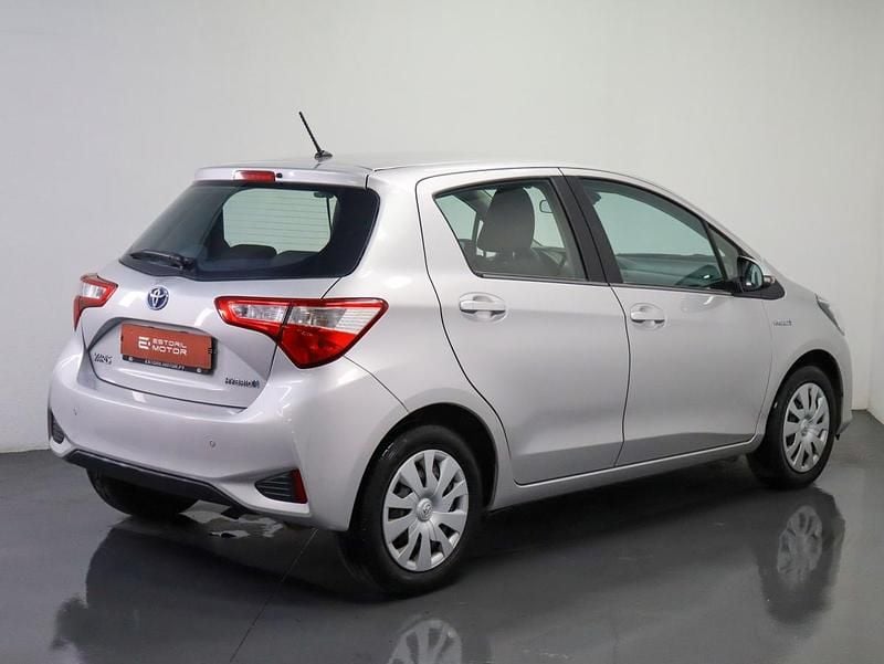 Usado Toyota Yaris Hybrid Active 100 HP (73 kW) 2019 Cinza
