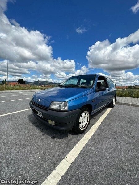 Azul Usado 1992 Renault Clio | € 5.000 - Imagem 1/1