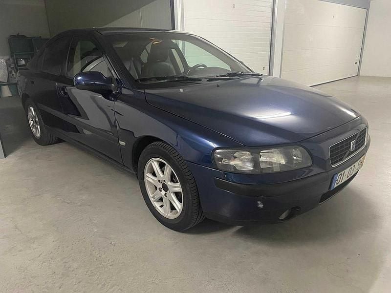 Usado 2001 Volvo S60 Sedan | € 2.100 - Imagem 1/4