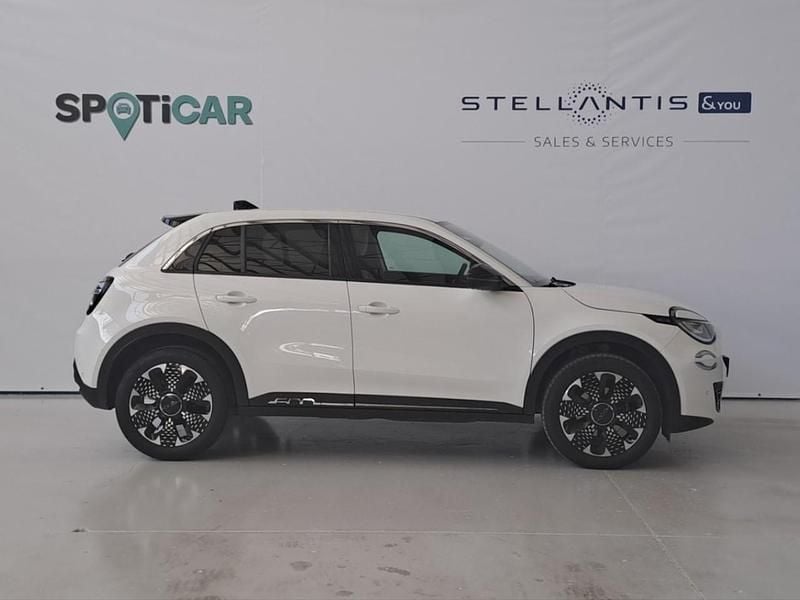 Usado Fiat 600 La Prima 136 HP (100 kW) 2024 Branco SUV