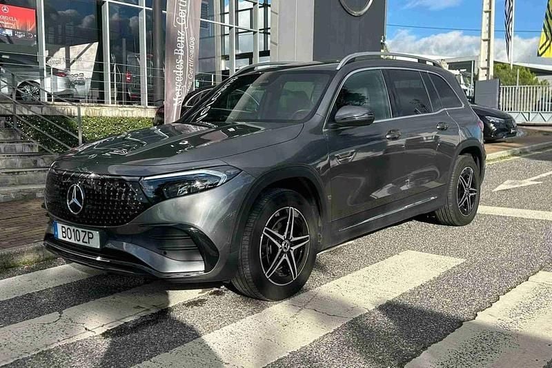 Usado Mercedes EQB250+ Edition 139 kW (190 HP) 2024 Cinzento SUV