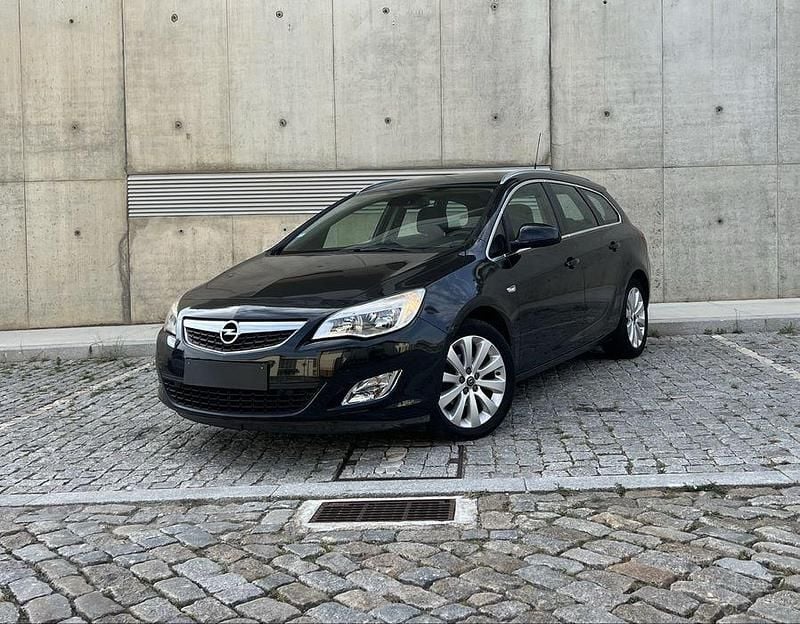 Usado 2012 Opel Astra Sedan | € 7.450 (Preço justo) - Imagem 1/4