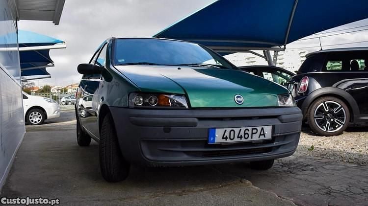 Usado Fiat Punto 60 HP (44 kW) 2000 Verde Citadino
