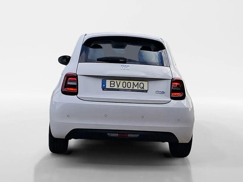 Usado Fiat 500e Red 86 kW (118 HP) 2025 Branco Citadino