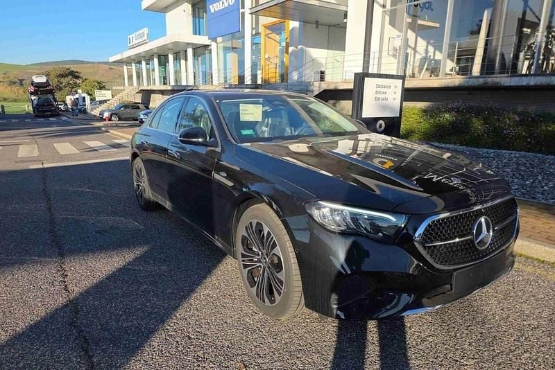 Novo Mercedes E300 313 HP (230 kW) 2025 Preto Sedan
