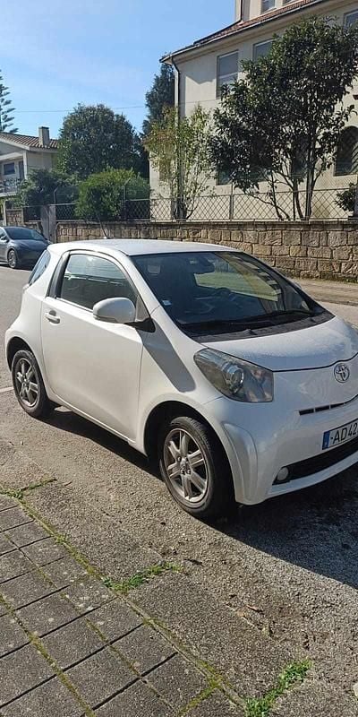 Usado Toyota iQ 68 HP (50 kW) 2009 Branco Citadino