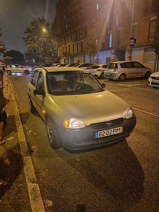 Usado 2000 Opel Corsa Sedan | € 1.000 - Imagem 1/3