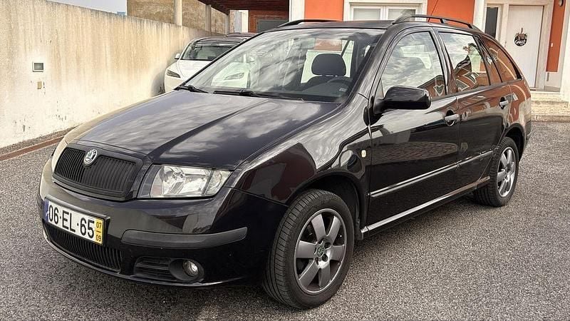 Usado 2007 Skoda Fabia Sedan | € 4.750 - Imagem 1/4