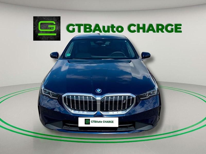 Azul Usado 2024 BMW i5 Sedan | € 59.900 (Preço justo) - Imagem 1/4